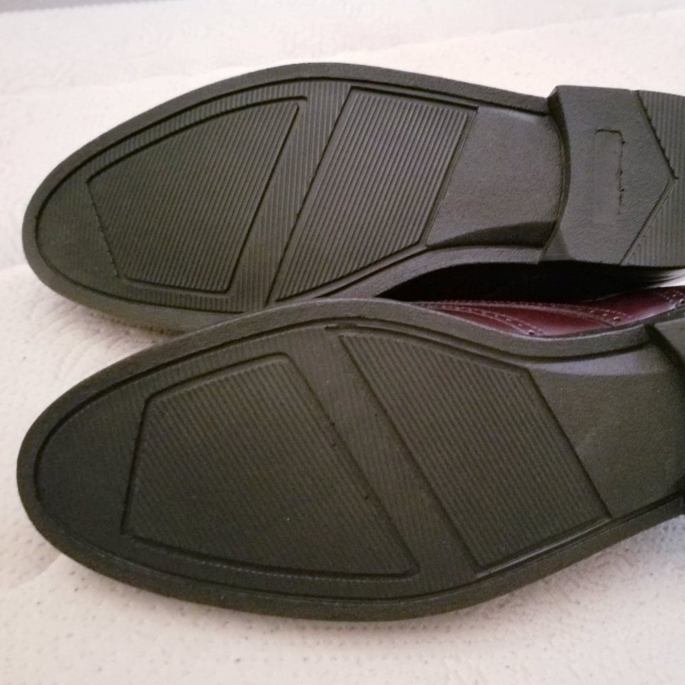 Shoes - Picture 4 of 5